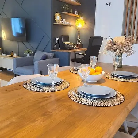 Apartment Moderne 2 *